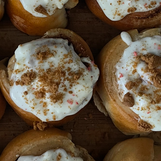 Skořicový šnek s polevou